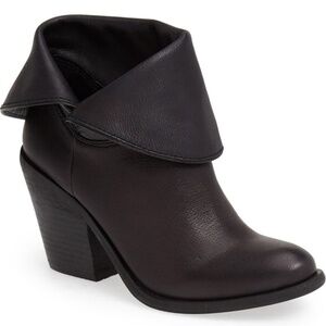 Lucky Brand 7 Ethann Black foldover ankle booties